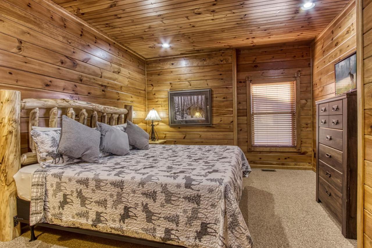 Lazy Bear Lodge, Hot Tub, Resort Pool, Wifi, 1089 Free Tickets Each Paid Day, Dollywood And More Гатлинбург Экстерьер фото