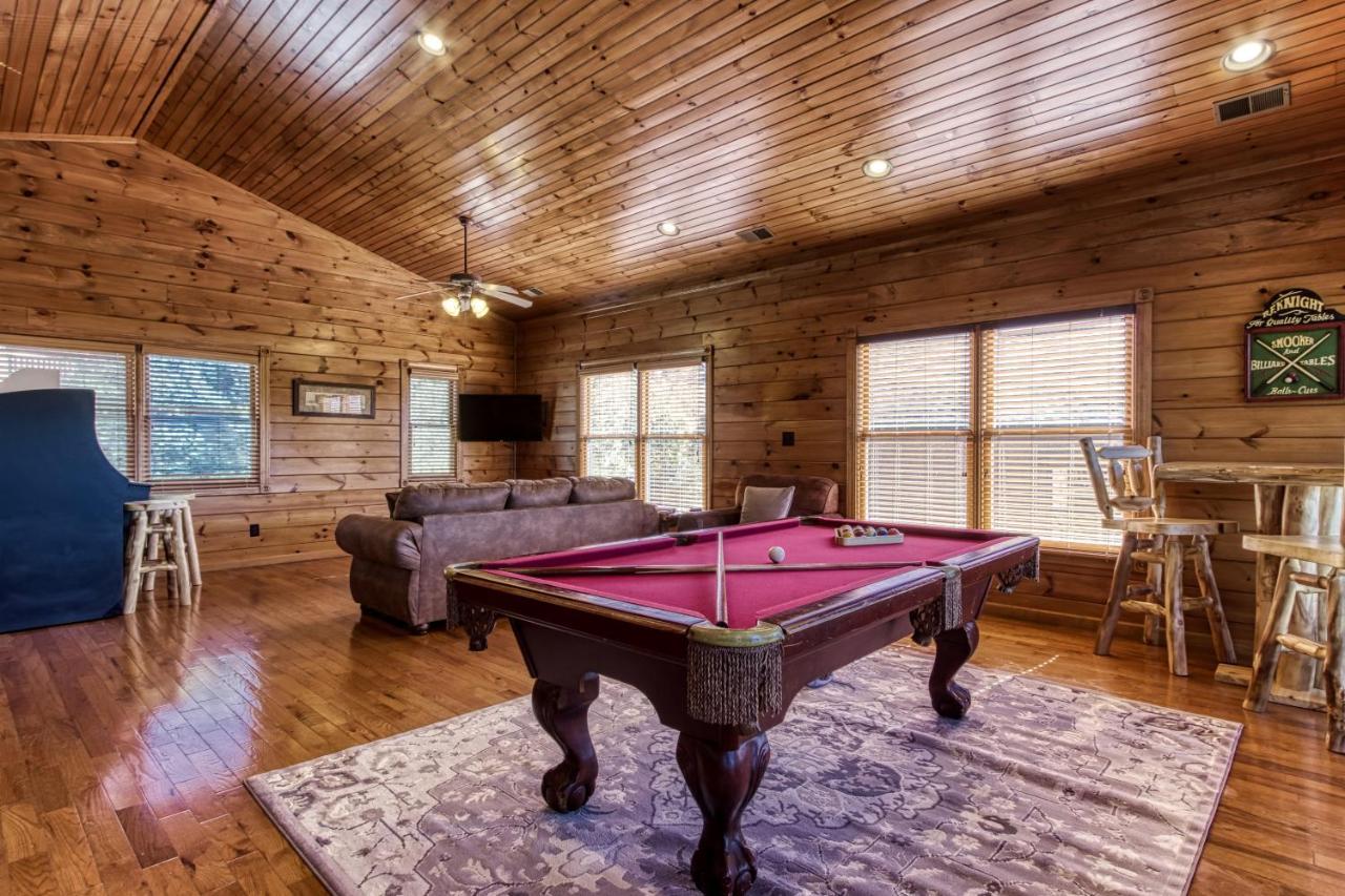 Lazy Bear Lodge, Hot Tub, Resort Pool, Wifi, 1089 Free Tickets Each Paid Day, Dollywood And More Гатлинбург Экстерьер фото